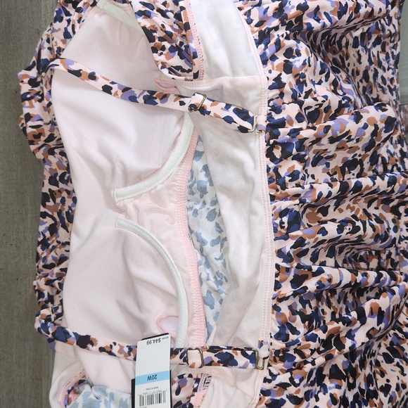 ISLAND ESCAPE TANKINI TOP SIZE 20W PINK PURPLE BLACK CHEETAH PRINT NRE WITH TAG - Picture 6 of 9